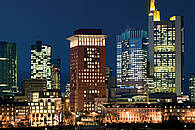 Top Skyline Eventhalle über den Dächern von Frankfurt