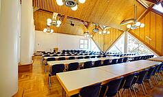 Memmingen: Stadthalle Memmingen - Parlamentarische Bestuhlung im Kleinen Saal