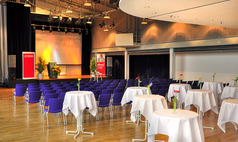 Germering bei München: Stadthalle Germering - Amadeussaal