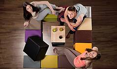 SWOOFLE Mietmöbel - Flat Cube Lounge-Möbel von SWOOFLE Sitzgruppe bunt