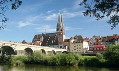 Regensburg: marinaforum Regensburg -  - Einmalige Stadtansicht - UNESCO Weltkuturerbe