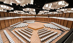 Chemnitz: Carlowitz Congresscenter - Funktional mit Bildschirm-Innenansicht © Steffen-Spitzner