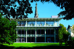 Das Kongresshaus in Baden-Baden mit seiner modernen, lichtdurchfluteten Architektur